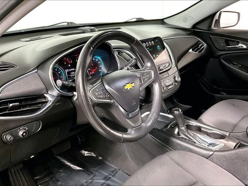 Used 2017 Chevrolet Malibu LT w/ Driver Confidence Package image 12