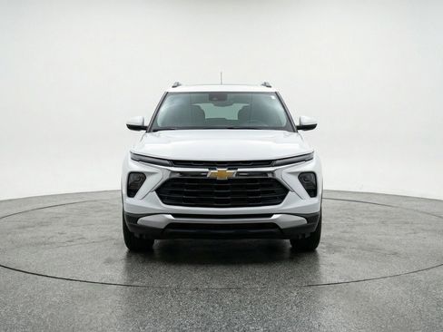 Used 2025 Chevrolet TrailBlazer LT FWD image 1