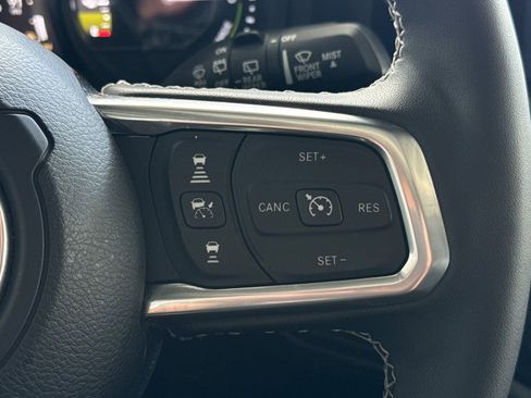 Used 2025 Jeep Wrangler Unlimited Sahara w/ Safety Group image 28