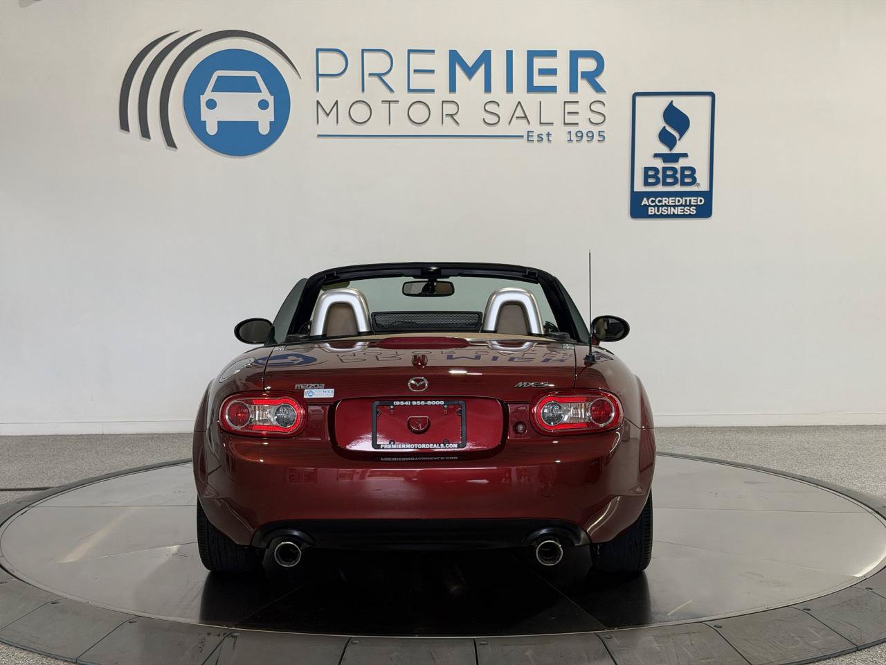 Used 2009 MAZDA MX-5 Miata Grand Touring w/ Premium Pkg RWD image 4