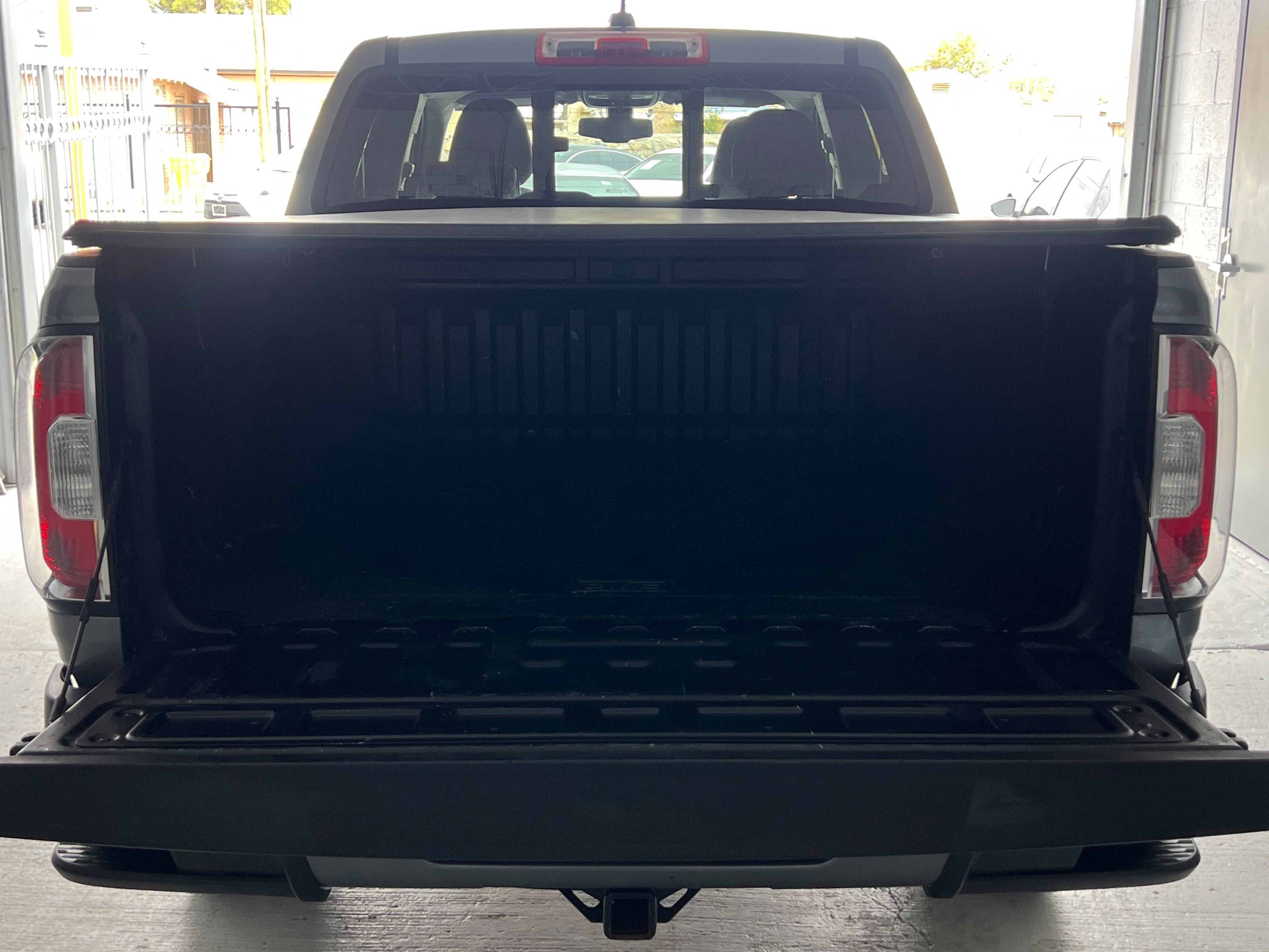 Used 2022 GMC Canyon AT4 w/ Trailering Package AWD/4WD image 5