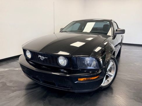 Used 2006 Ford Mustang GT RWD image 16