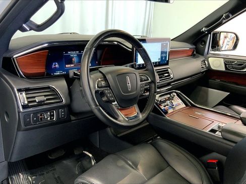 Used 2023 Lincoln Navigator L Reserve AWD/4WD image 13
