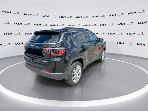 Used 2023 Jeep Compass Latitude AWD/4WD image 8