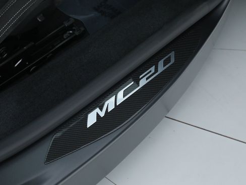 Used 2025 Maserati MC20 Coupe RWD image 36