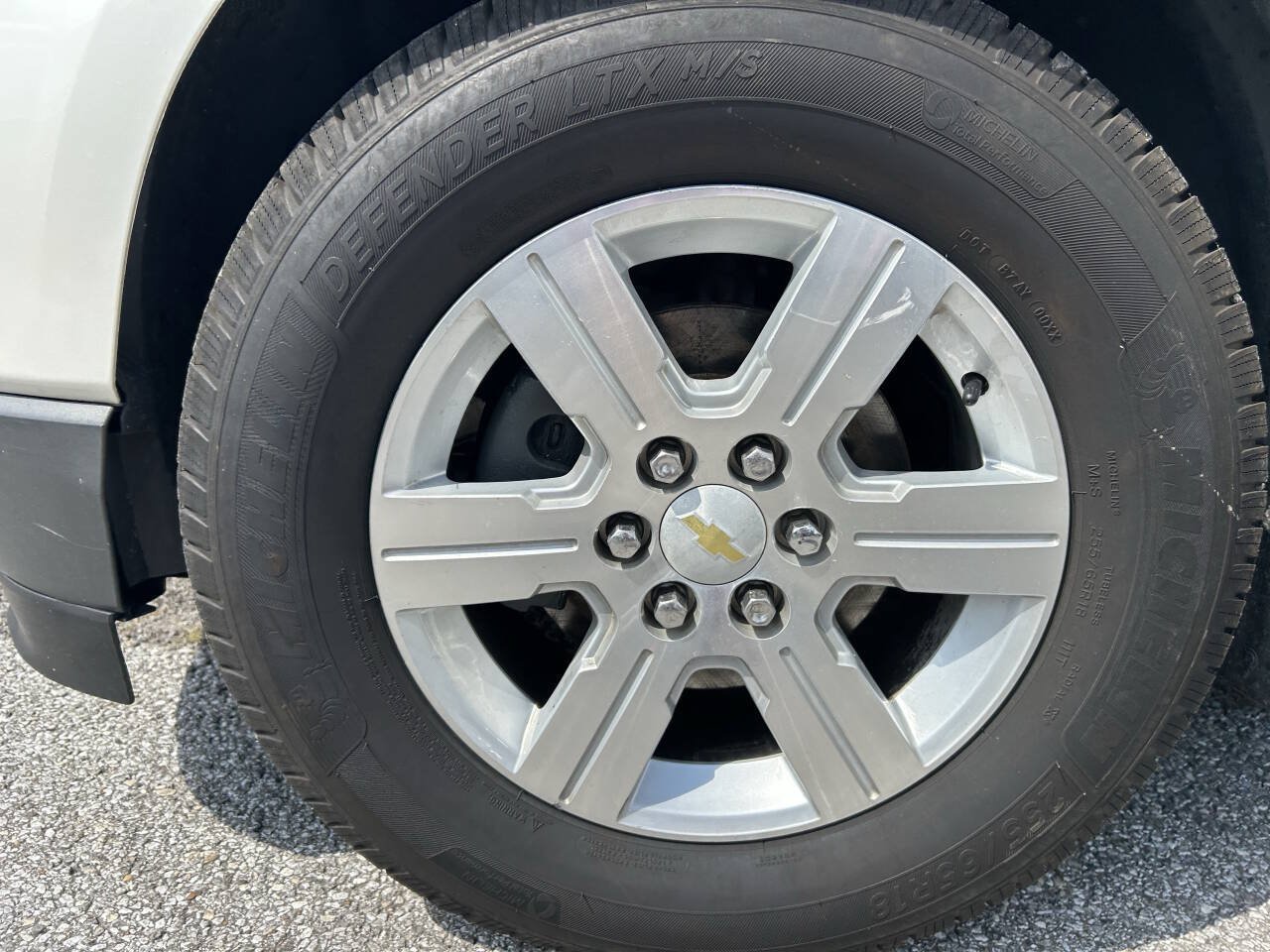 Used 2011 Chevrolet Traverse LT w/ Personal Connectivity Package FWD image 3