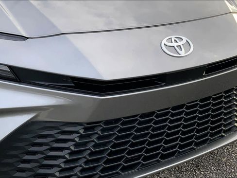 Used 2025 Toyota Camry SE image 28