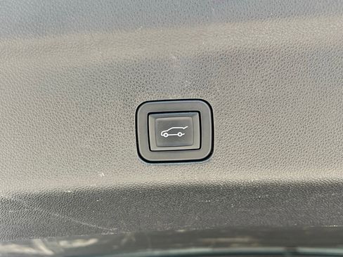 Used 2024 Chevrolet Tahoe LT image 17