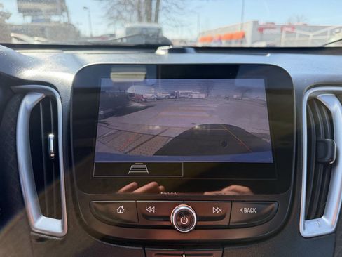 Used 2022 Chevrolet Malibu RS image 34