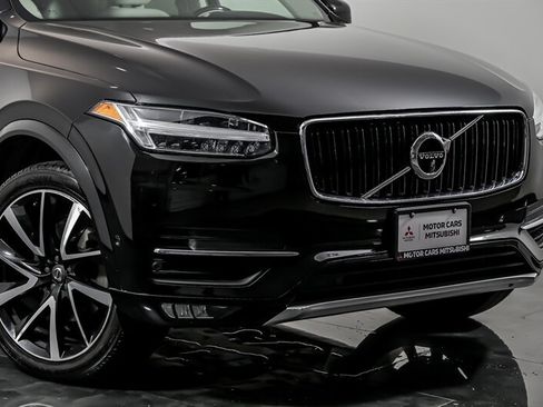 Used 2018 Volvo XC90 T6 Momentum w/ Convenience Package AWD/4WD image 2