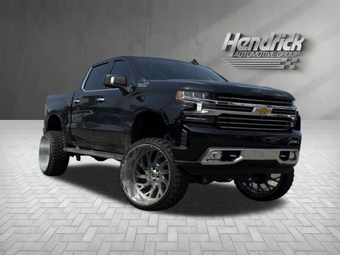 Used 2021 Chevrolet Silverado 1500 High Country w/ Technology Package AWD/4WD image 2