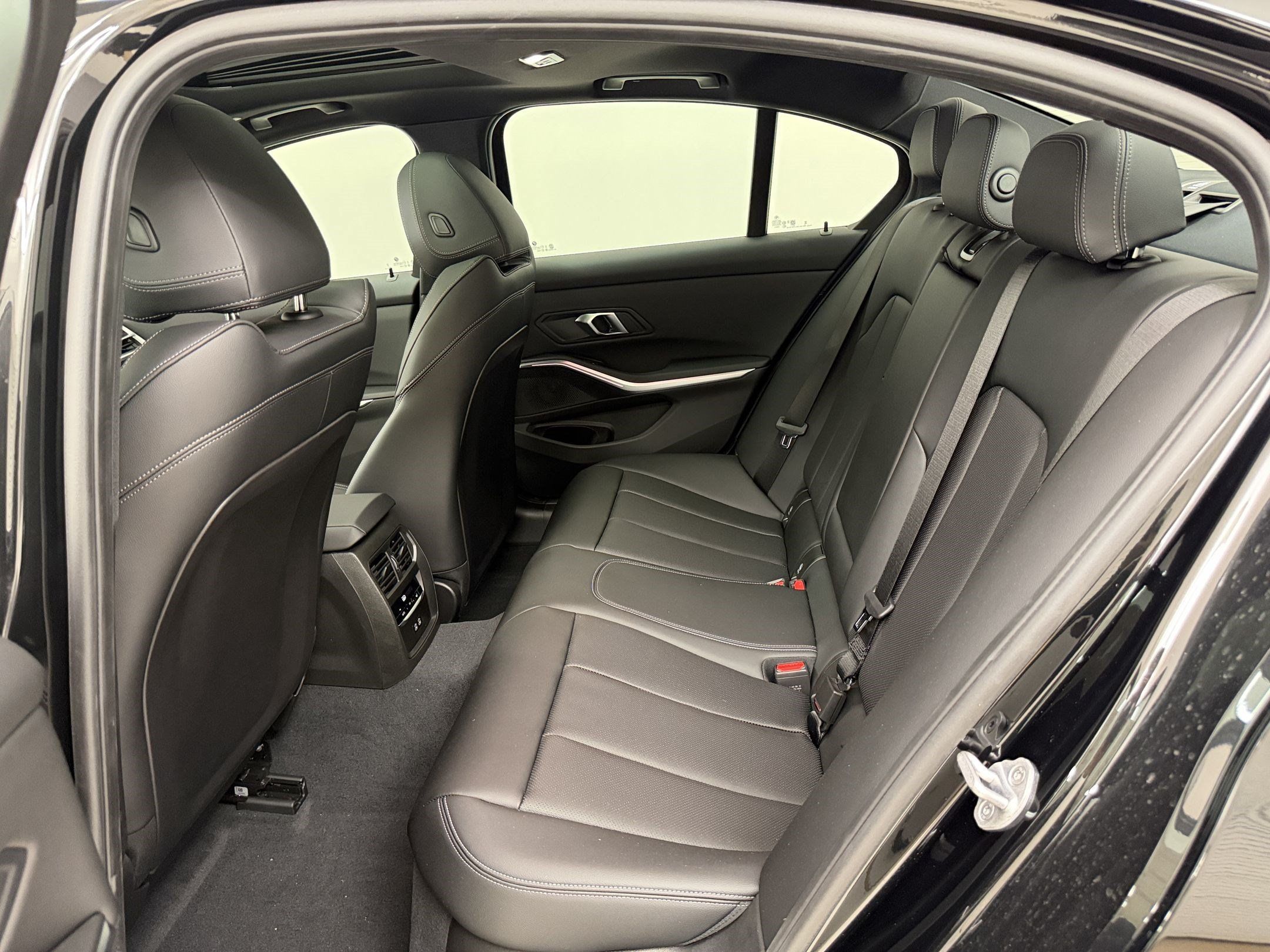 New 2026 BMW 330i Sedan w/ Convenience Package RWD image 23