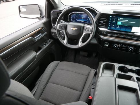 Used 2023 Chevrolet Silverado 1500 LT image 9