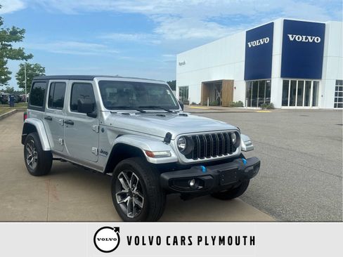 Used 2024 Jeep Wrangler Unlimited w/ Convenience Group AWD/4WD image 1