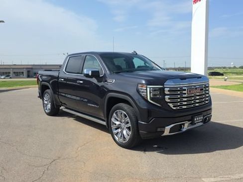 Used 2022 GMC Sierra 1500 Denali w/ Denali Reserve Package AWD/4WD image 4