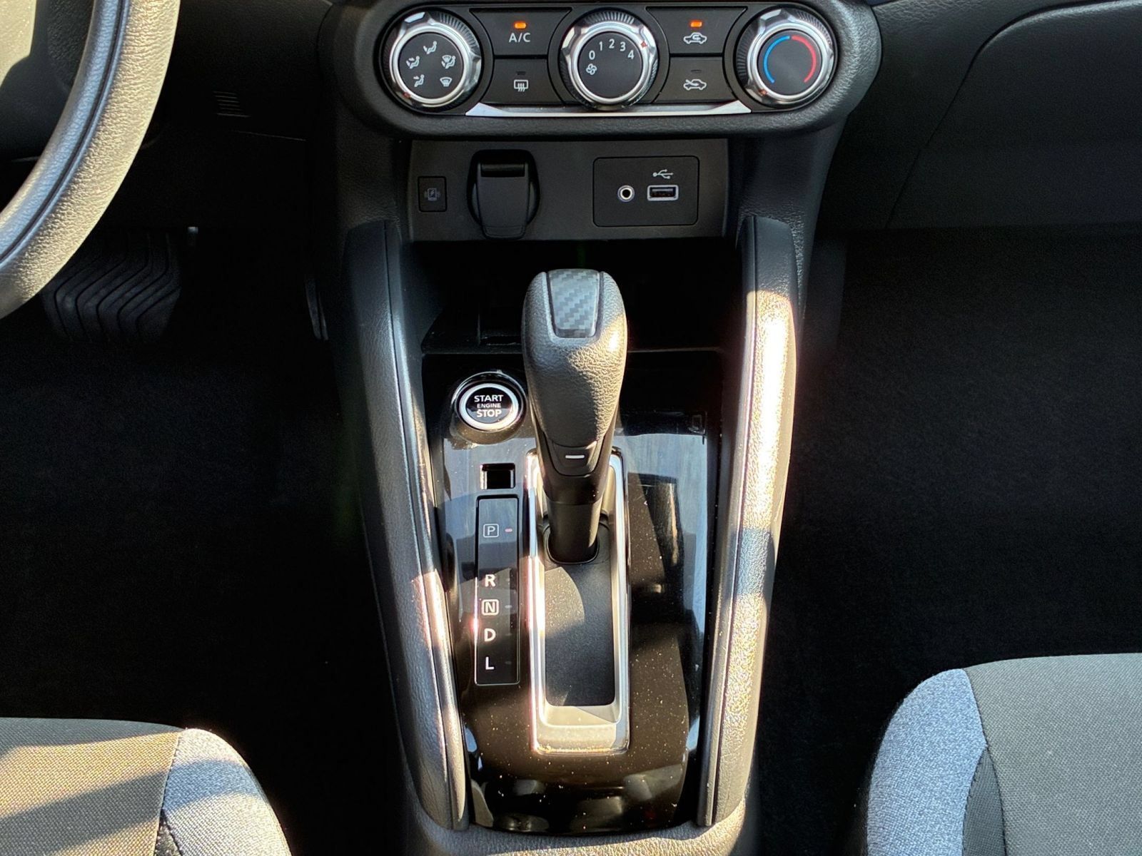 Used 2025 Nissan Versa SV FWD image 38