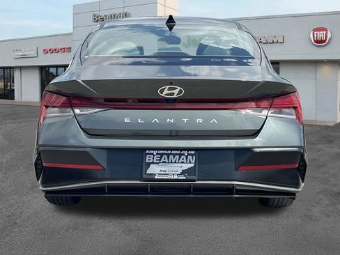 Used 2024 Hyundai Elantra SEL w/ Convenience Package FWD image 6