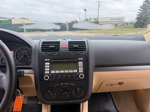 Used 2009 Volkswagen Jetta SE image 25