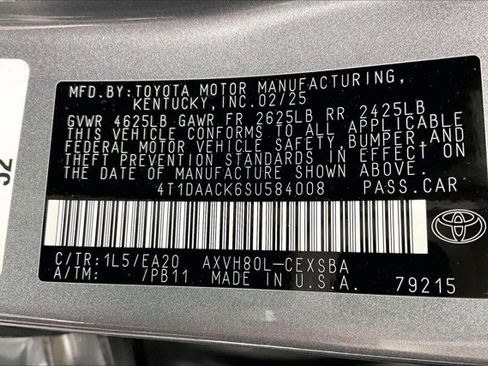 Used 2025 Toyota Camry SE image 35