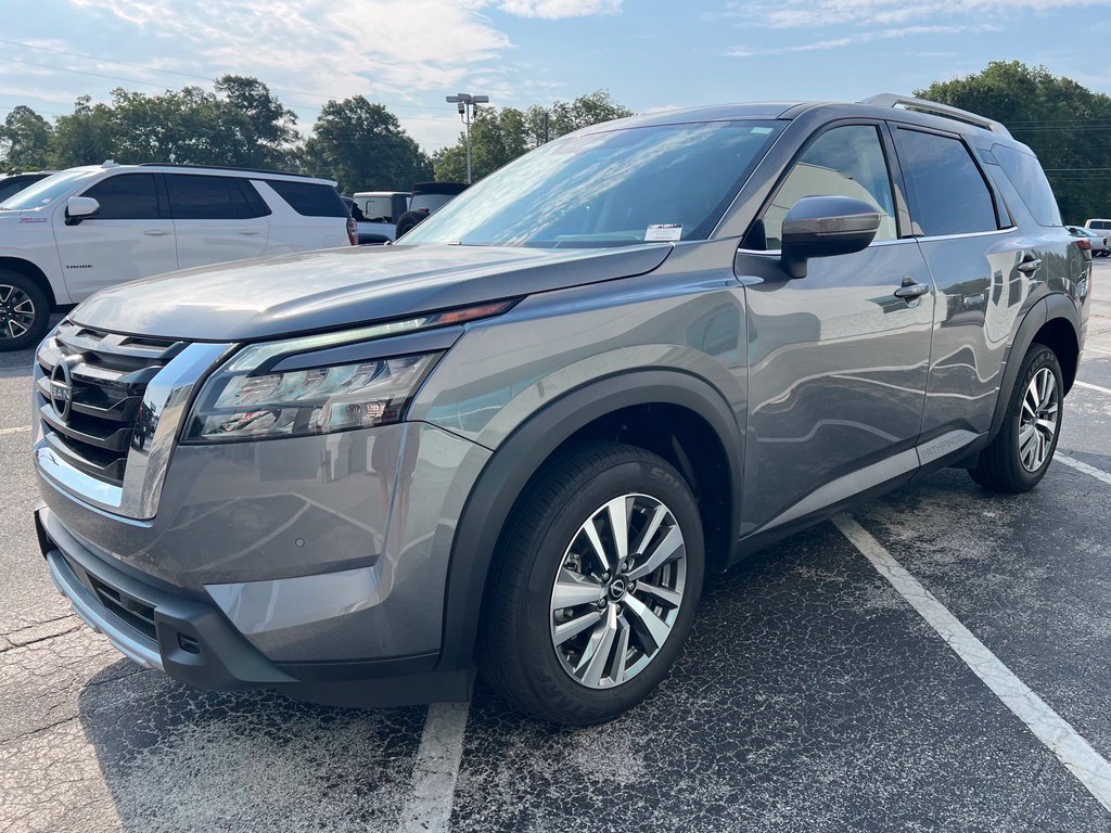 Used 2025 Nissan Pathfinder SL FWD image 24