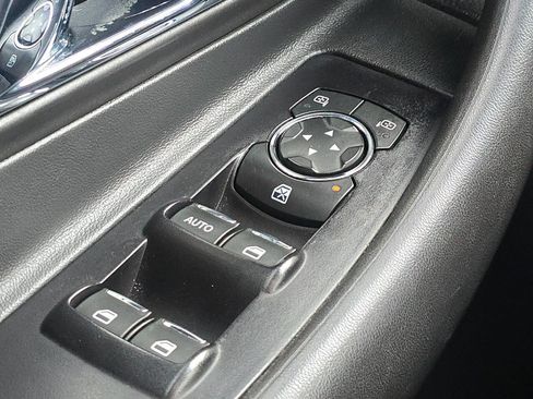 Used 2018 Ford Taurus SHO image 28