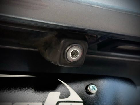 Used 2018 BMW 530i xDrive AWD/4WD image 11