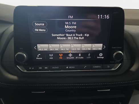 Used 2023 Nissan Rogue SV w/ SV Premium B Package FWD image 22