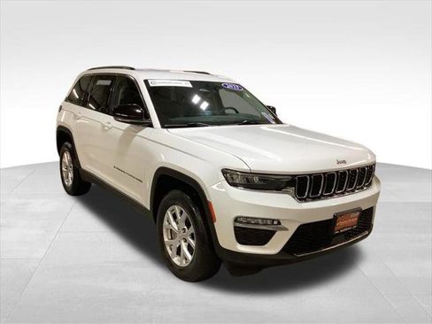 Certified 2023 Jeep Grand Cherokee Limited AWD/4WD image 3