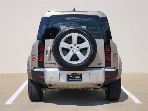 Used 2023 Land Rover Defender 110 SE image 6