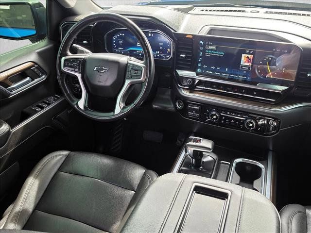 Used 2022 Chevrolet Silverado 1500 RST w/ Convenience Package II AWD/4WD image 18
