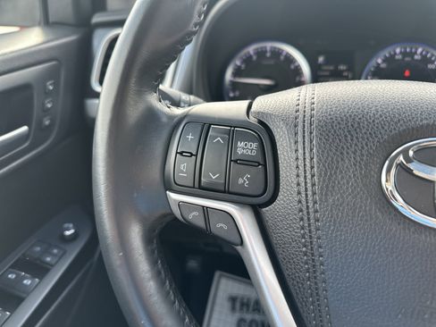 Used 2017 Toyota Highlander Limited image 30
