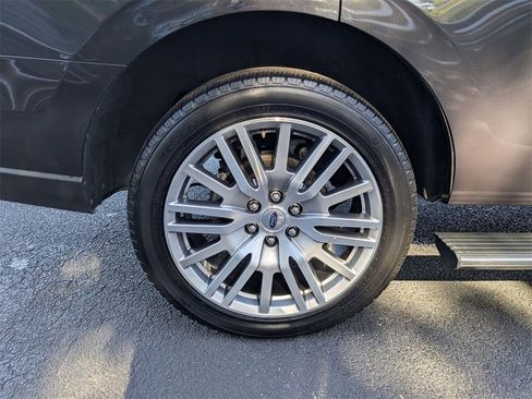 Used 2024 Ford Expedition Limited image 35