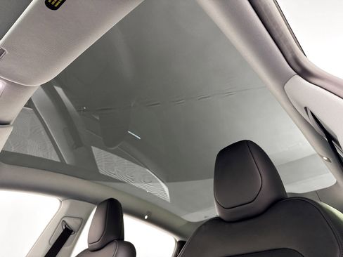 Used 2026 Tesla Model Y Long Range image 23