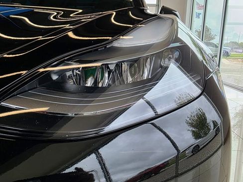 Used 2021 Tesla Model 3 Standard Range Plus image 11