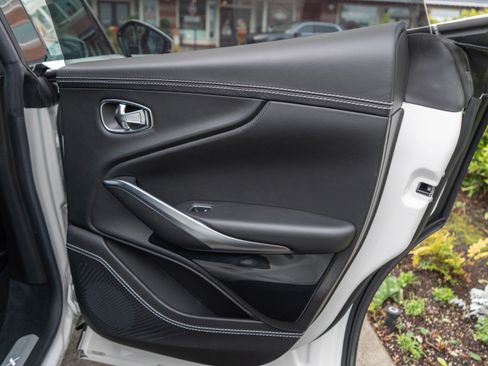 Used 2021 Aston Martin DBX image 36