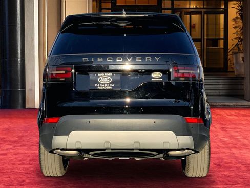 Used 2020 Land Rover Discovery HSE image 4