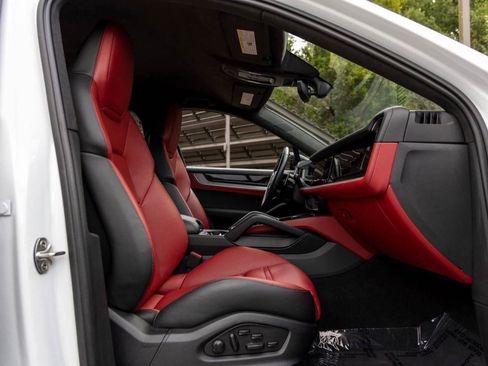 Certified 2024 Porsche Cayenne Turbo GT image 92