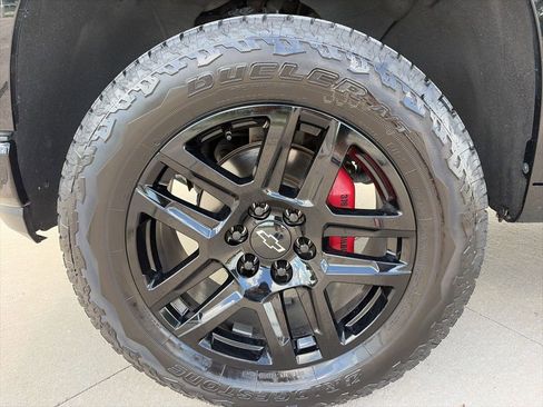 Used 2020 Chevrolet Silverado 1500 LT Trail Boss w/ Midnight Edition AWD/4WD image 21