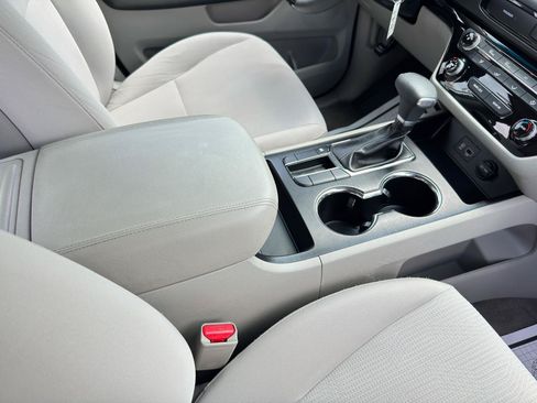 Used 2019 Kia Sedona L FWD image 56