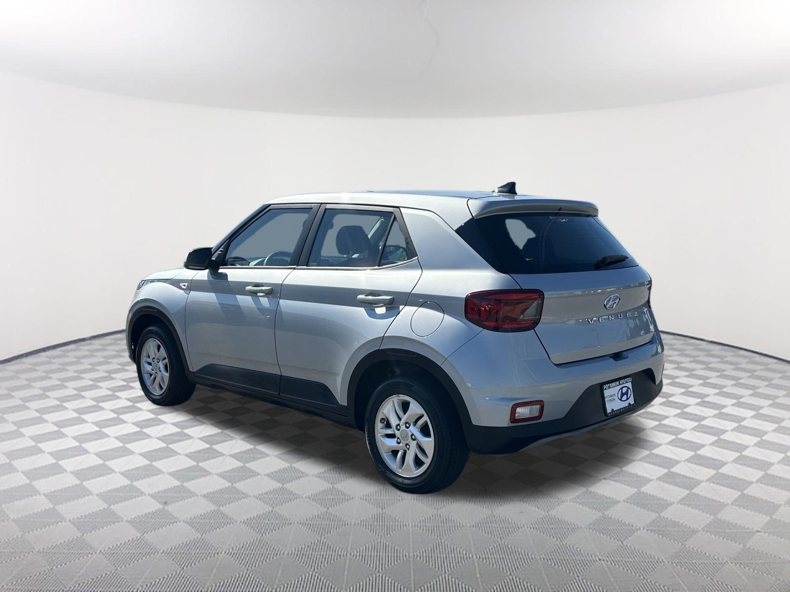 Used 2022 Hyundai Venue SE w/ Cargo Package FWD image 7