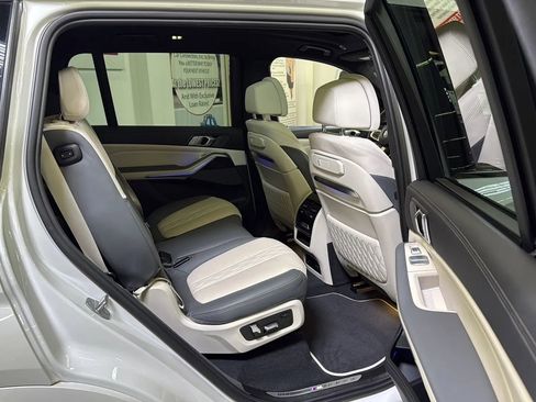 Used 2023 BMW X7 xDrive40i w/ M Sport Package AWD/4WD image 24