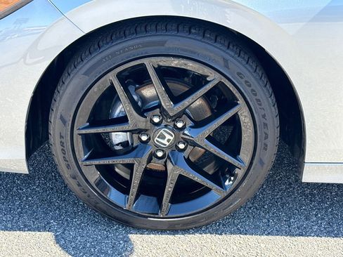Used 2025 Honda Civic Sport image 11