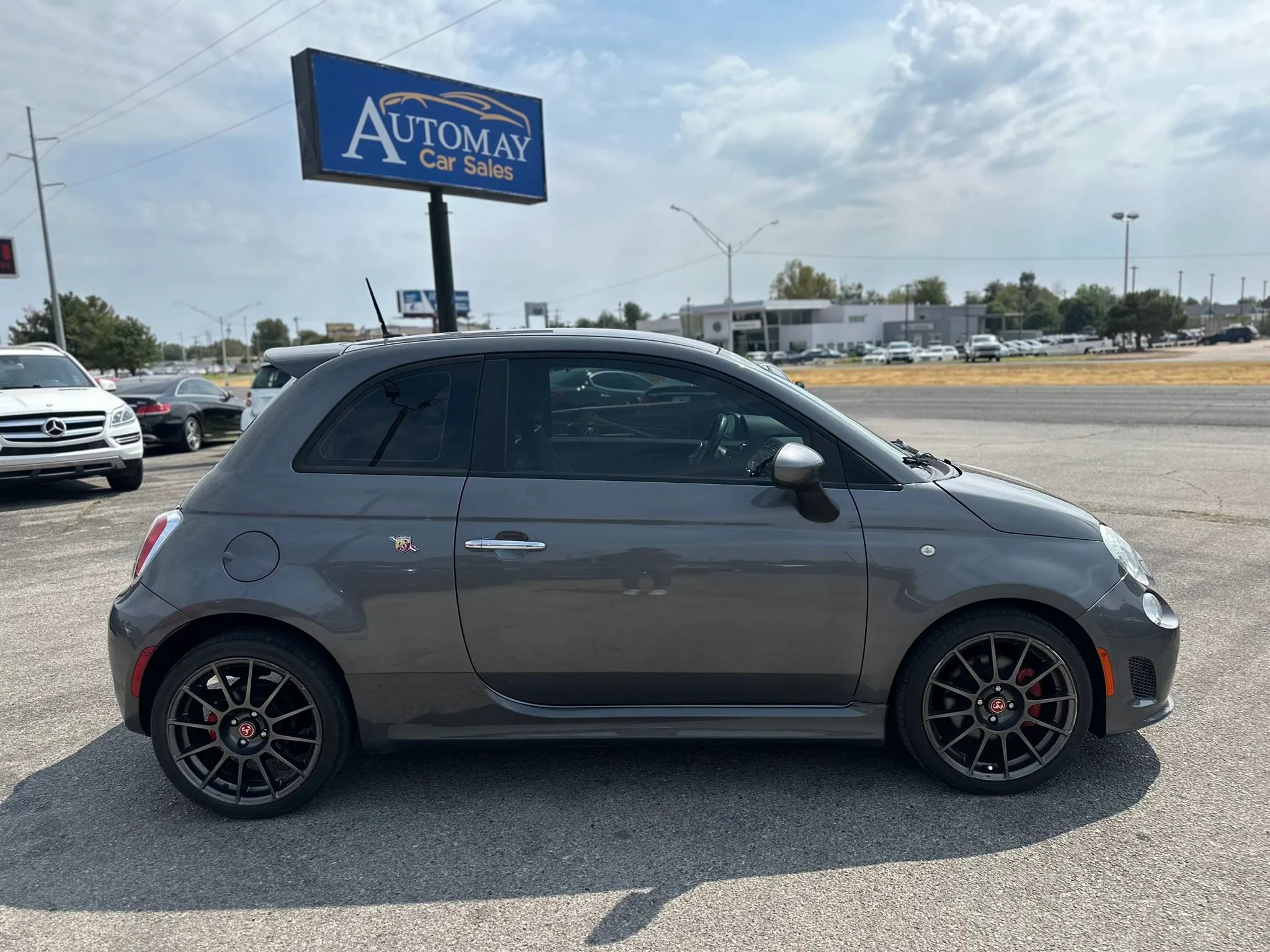Used 2013 FIAT 500 Abarth w/ Comfort/Convenience Group FWD image 4