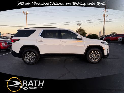 Used 2023 Chevrolet Traverse LT image 10