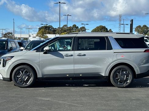 New 2026 Kia Carnival EX image 7