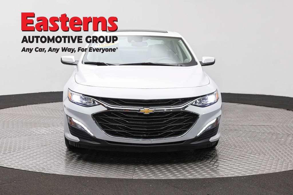 Used 2024 Chevrolet Malibu LT FWD image 2