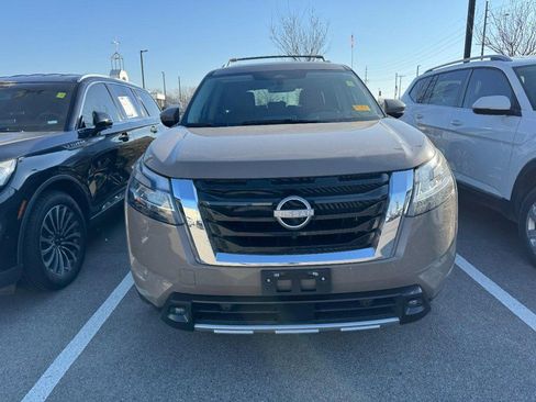 Used 2023 Nissan Pathfinder Platinum w/ Lighting Package (N93) image 2