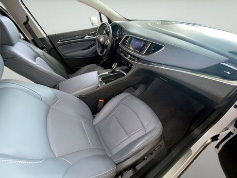 Used 2020 Buick Enclave Essence FWD image 43