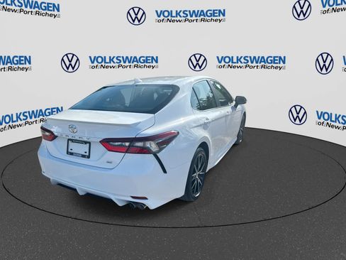 Used 2021 Toyota Camry SE FWD image 14