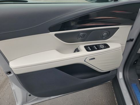 New 2026 Lincoln Nautilus Reserve w/ Jet Appearance Package AWD/4WD image 8
